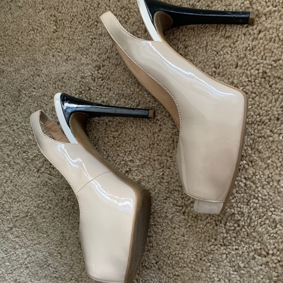 Guess Heels - Picture 2 of 7